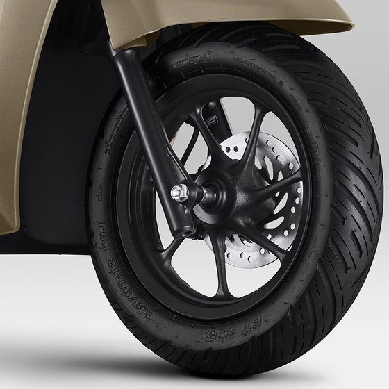 Ban & Velg 12 dengan desain yang Retro pada Genio