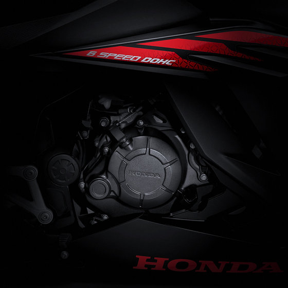 DOHC 6-Speed Engine pada CBR150R