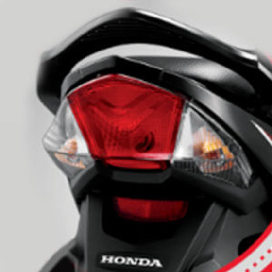 Lampu Belakang Dinamis pada Revo X